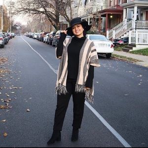 Sweater/poncho style